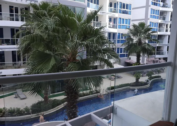 Grand Avenue Condo By Nan